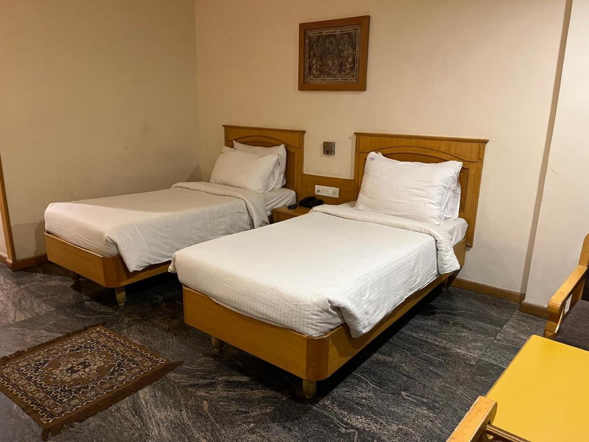 Asr Guesthouse Tirupati Buitenkant foto